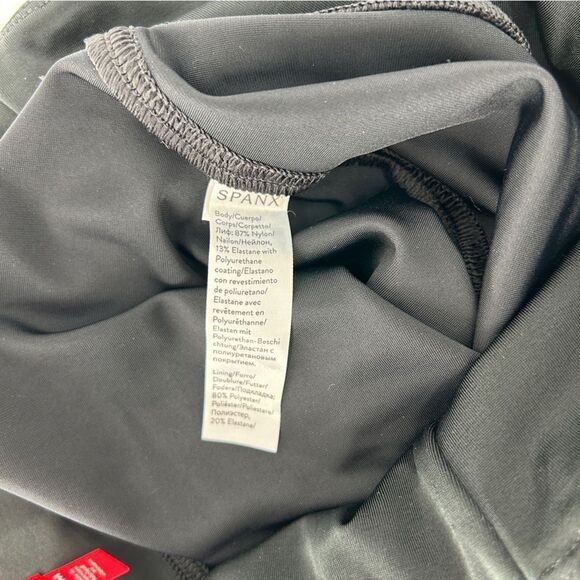 SPANX Look at Me Now Seamless Faux Leather Camo Leggings Black Camouflage Size M - Picture 7 of 11